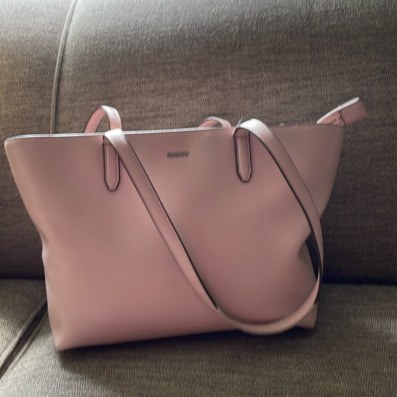 Dkny Handbags - 🌺DKNY dusty pink bag🌸
